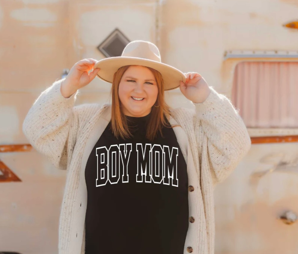 BOY MOM